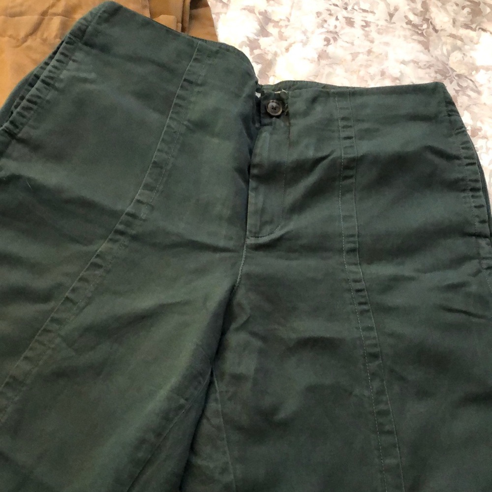 FINAL DAYS-STORE CLOSING Loft Cropped Cargo Pants